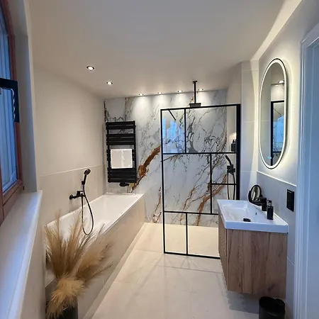 The Summit Rooftop I * Meißen