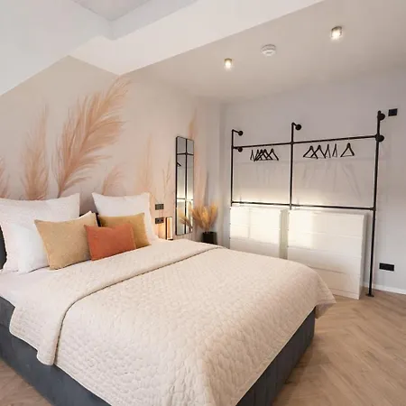 The Summit Rooftop I דירה